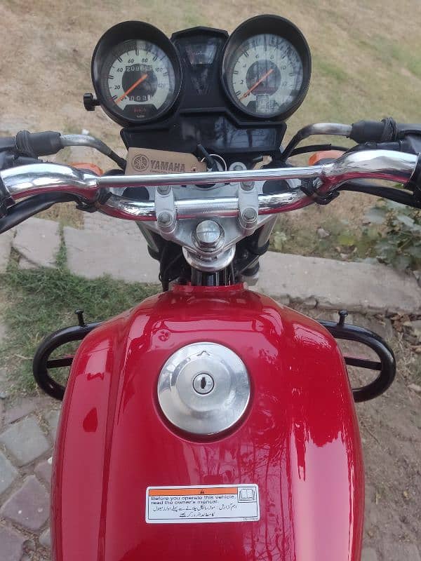 GOOD CONDITION YAMAHA YB125Z 3