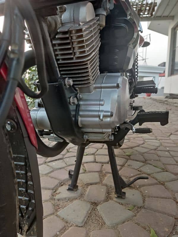 GOOD CONDITION YAMAHA YB125Z 12