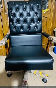 executive chair and table for sale