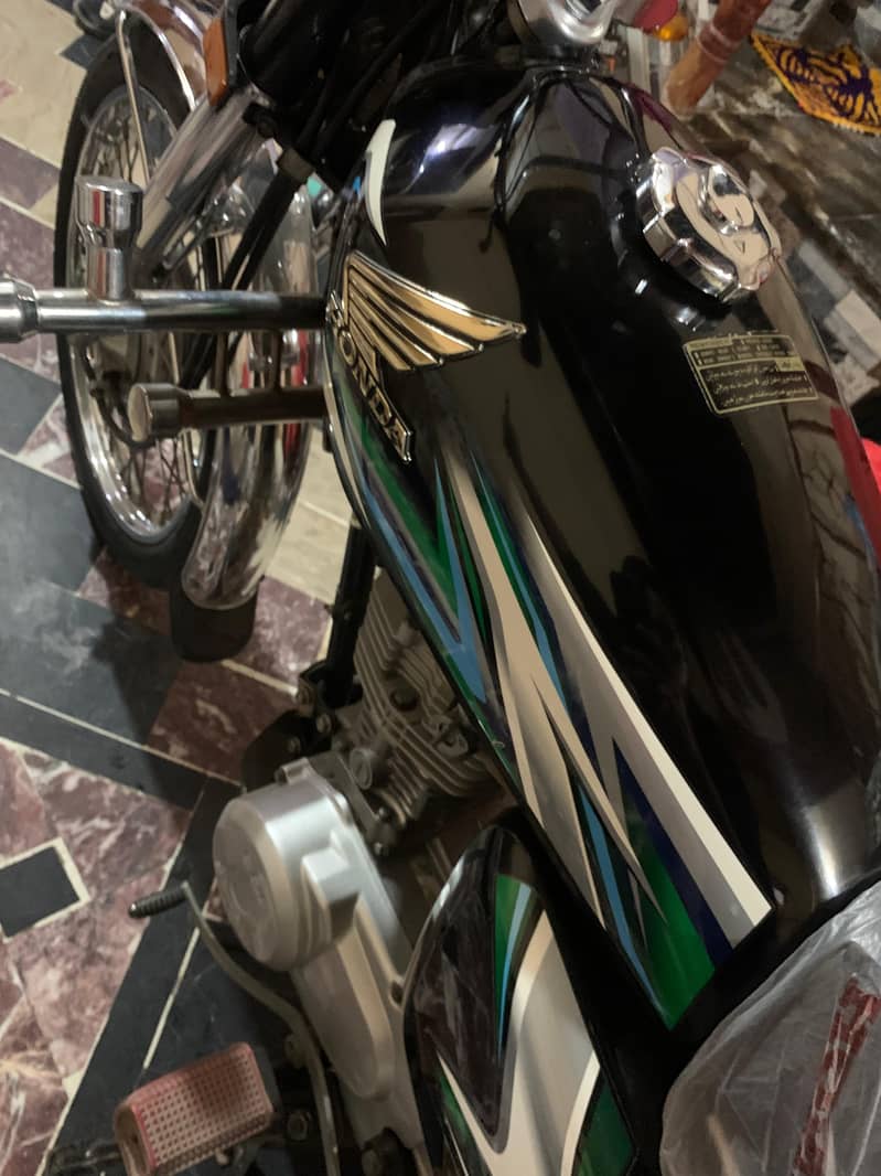 I want to sell my Honda CG 125 model 2023 Sukkur 9