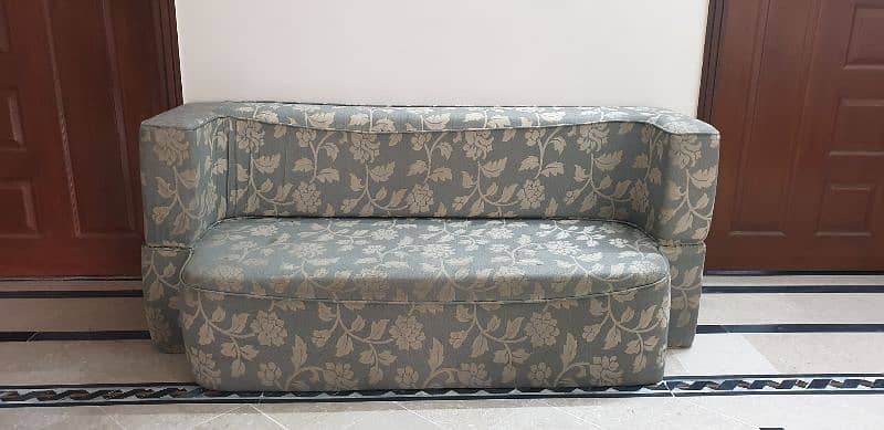 SOFA BED - MOLTY FOAM USED 4