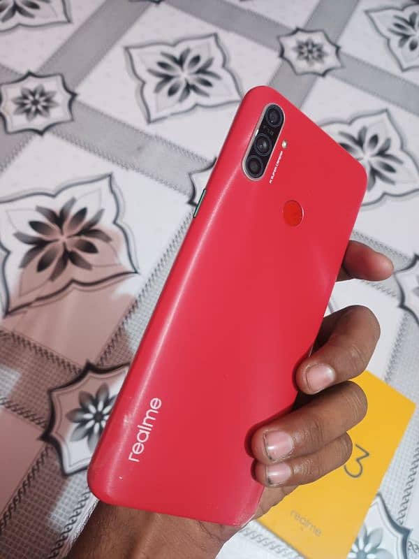 realme c3 3gb 32gb box sirf halka sa bal cerk haiour back dokan cheng 3