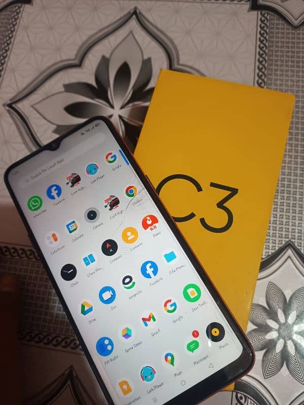 realme c3 3gb 32gb box sirf halka sa bal cerk haiour back dokan cheng 7