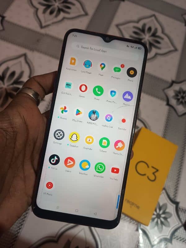 realme c3 3gb 32gb box sirf halka sa bal cerk haiour back dokan cheng 8