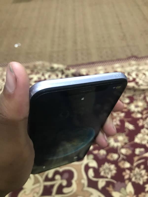 iPhone 11 jv 10/9 condition 64 jb battery 82 3