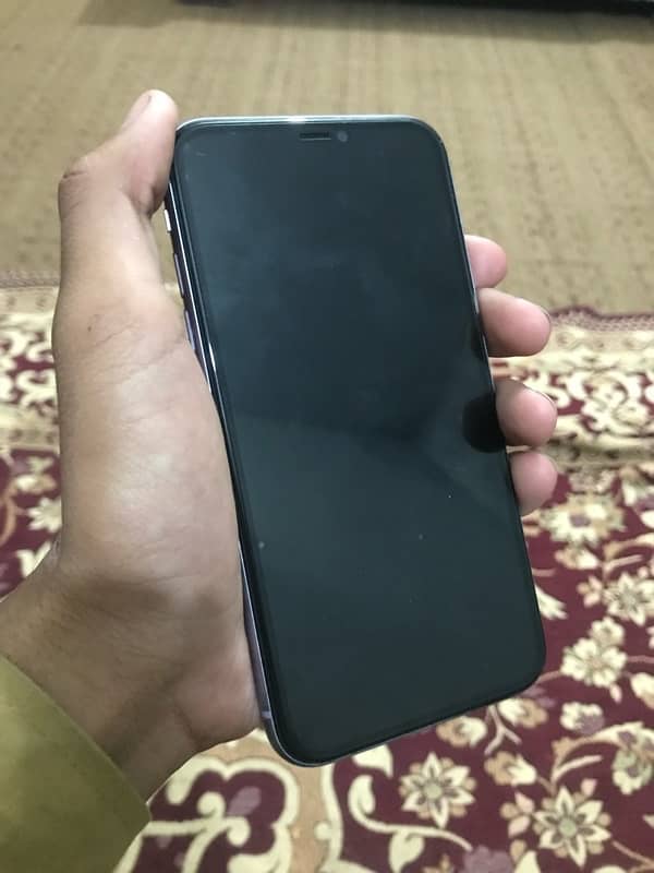 iPhone 11 jv 10/9 condition 64 jb battery 82 6