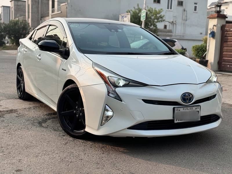 Toyota Prius 2017/21 import Full Optional. 0