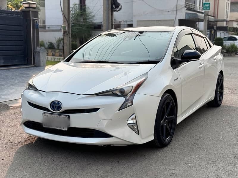 Toyota Prius 2017/21 import Full Optional. 1