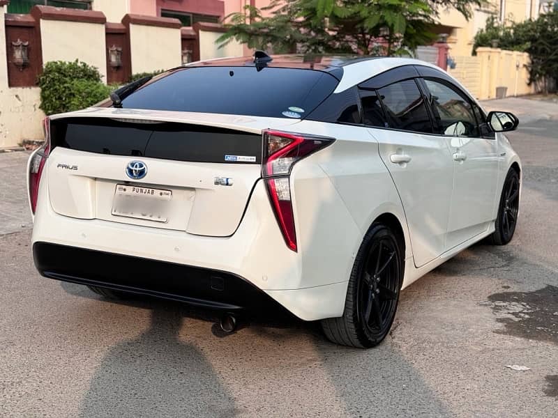 Toyota Prius 2017/21 import Full Optional. 2