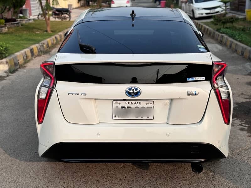 Toyota Prius 2017/21 import Full Optional. 3