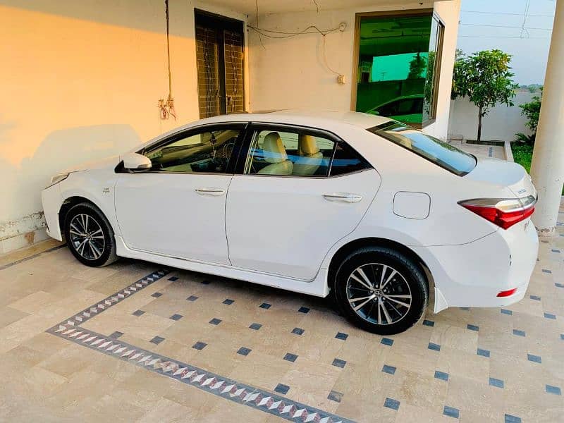 Toyota Corolla Altis Grande 1.8 3