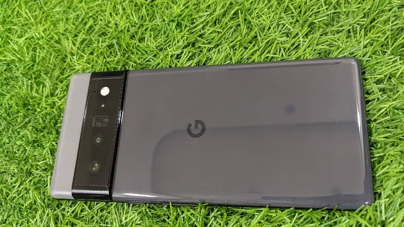 Google pixel 6 pro 10/10 condition 1