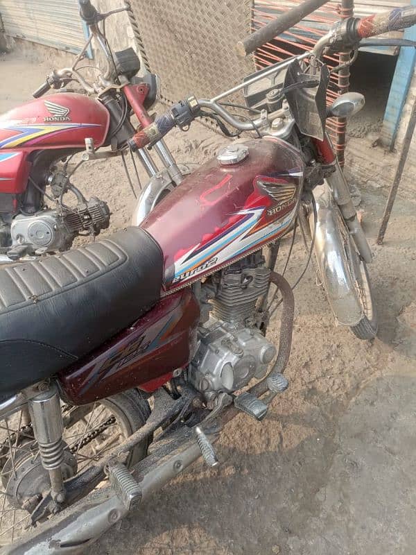 i am selling honda 125 2