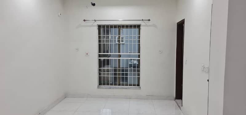 5 Marla 2nd Floor Available For Rent In Canal Garden Near Bahria Town Lahore 5