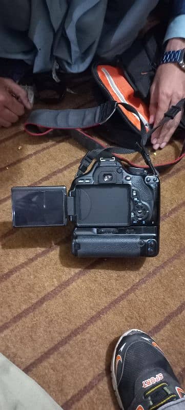 Canon 600 D camera 3