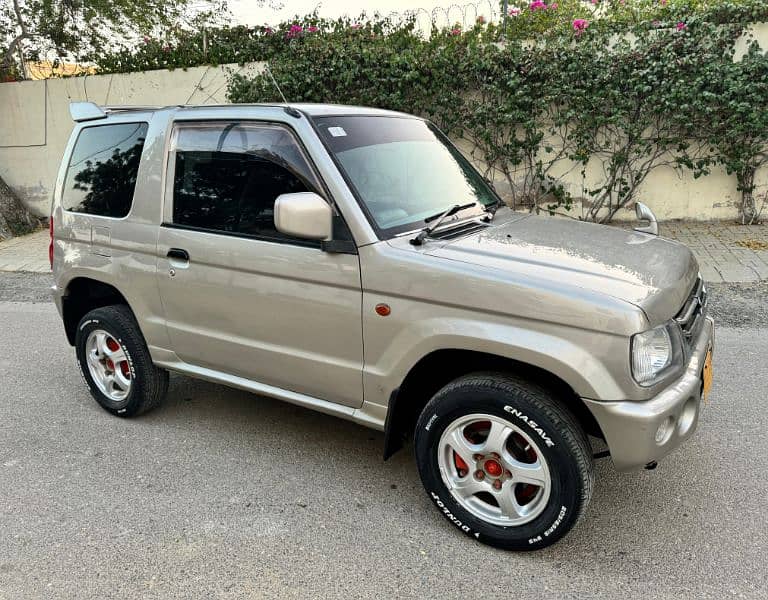 Mitsubishi Pajero Mini 2000 registered 2014 Original new shape 4