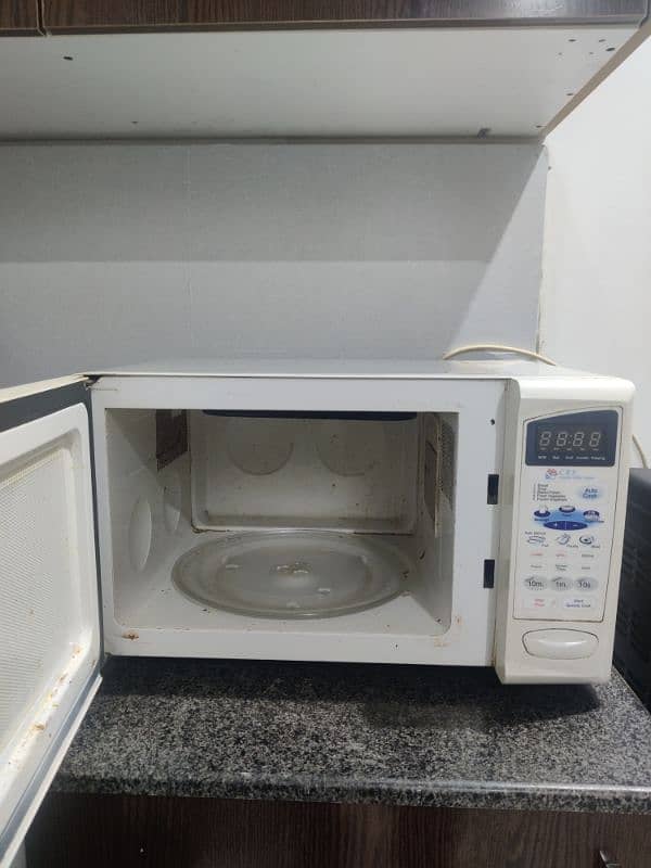 Dawlance 26 liters microwave. 1