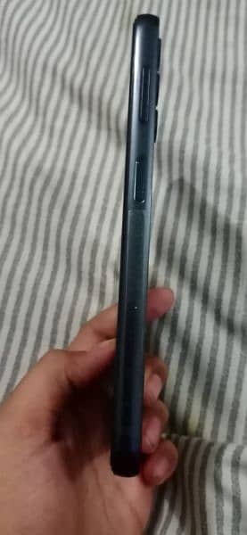 im selling my samsung a14 in a good price 3