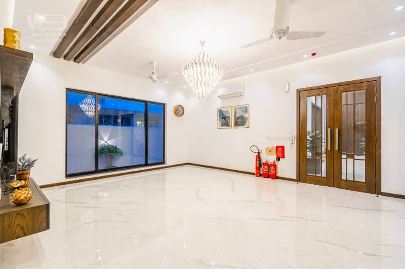 Double Heighted Lobby Beautiful 1 Kanal Designer House in DHA Phase 7 For Sale 7