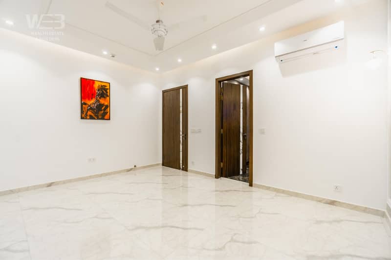 Double Heighted Lobby Beautiful 1 Kanal Designer House in DHA Phase 7 For Sale 17