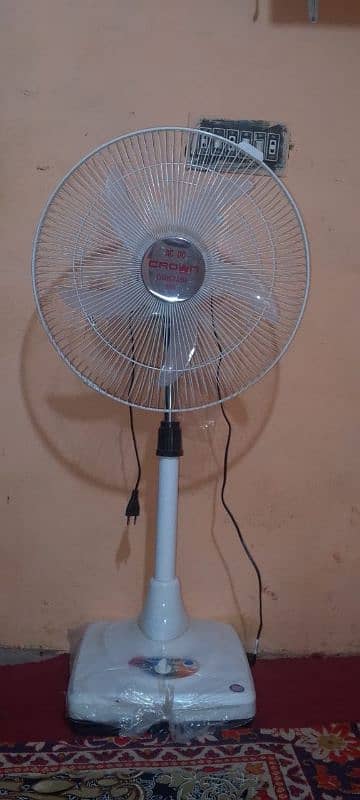 Ac Dc fan 2 for sale  Battery timming 3hour  Only 1 month used 0