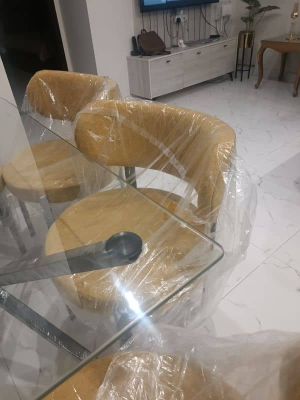 Dining table with 4 chairs 1