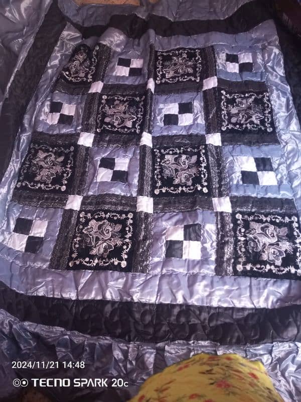 heavy fancy bed sheet 0