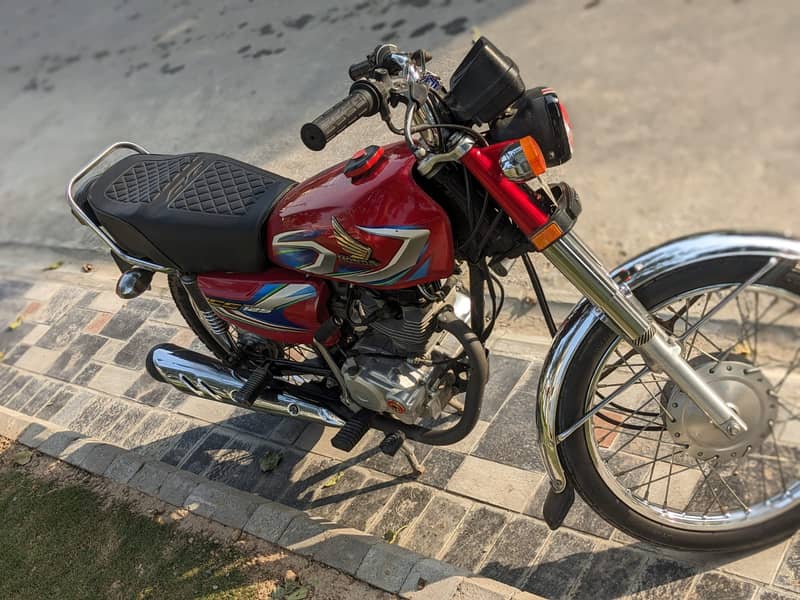 HONDA CG125 LUSH CONDITION WITH ALL DOCUMENTS 2