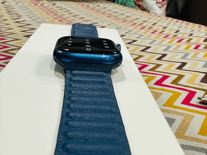 Apple Watch Series 7 (45mm) 4