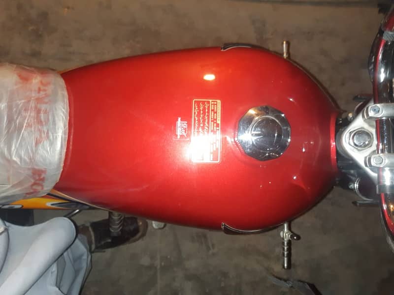 Honda CD 70 2025 3