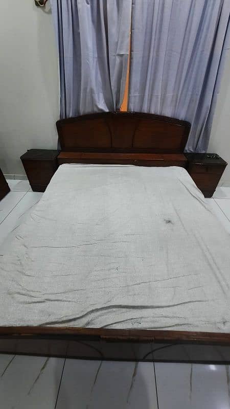 Bed with Mattress, 2 side tables, and one Dressing Table 0