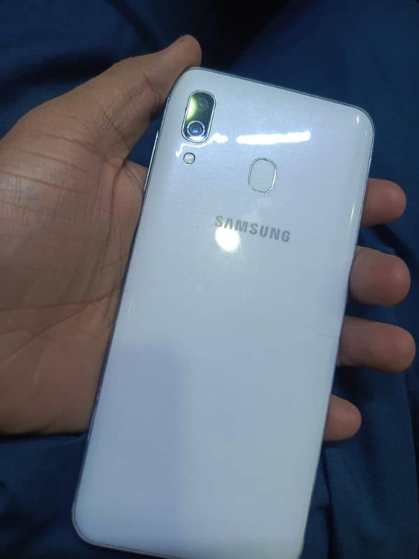 Samsung A30 6