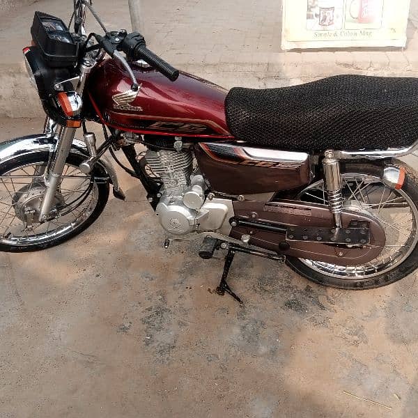 i am selling a bike self stat 125 4