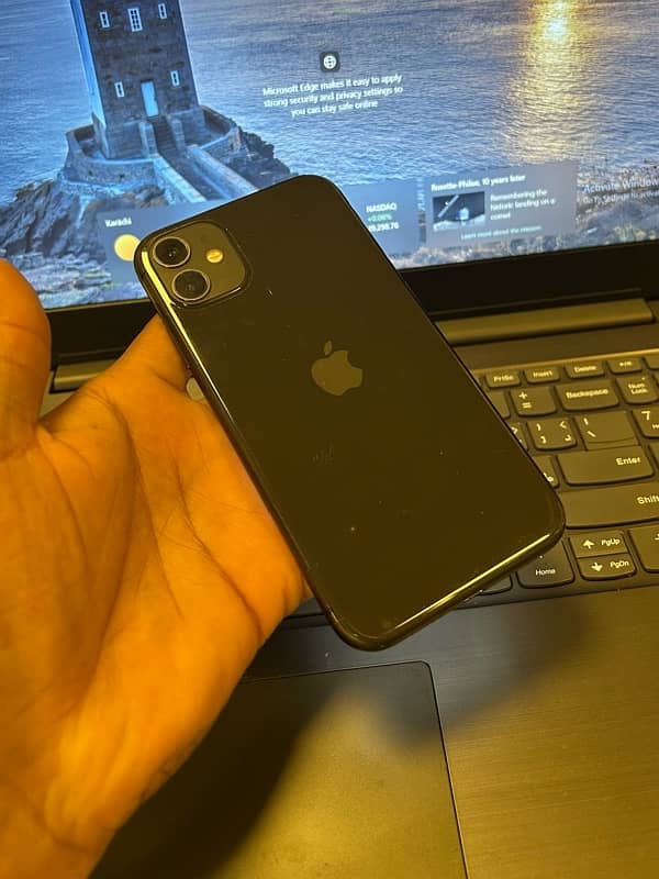 iPhone 11 64GB Factory Unlock 3