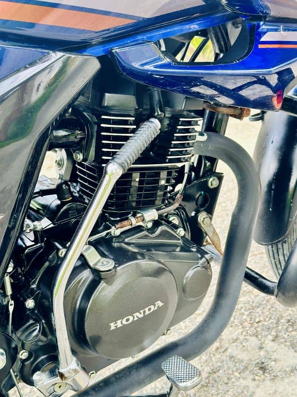 Honda CB 150F 2