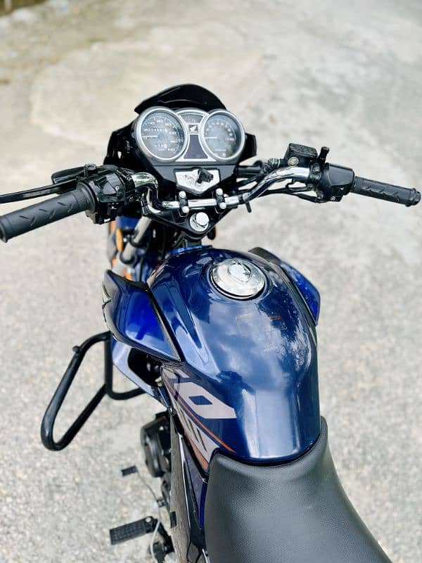 Honda CB 150F 8