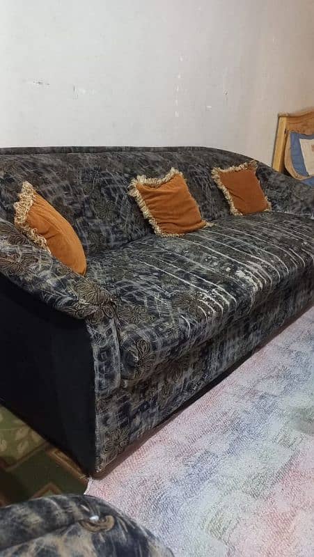 5 seater sofa 0