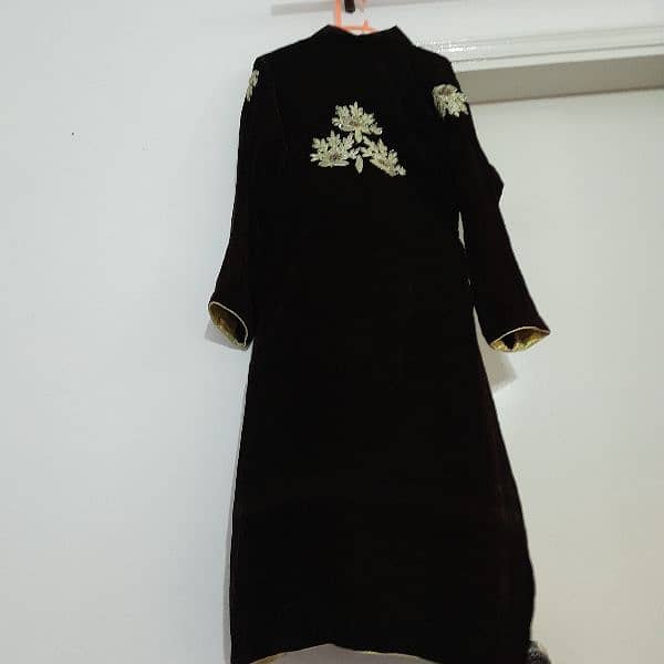 4 pc velvet fancy embroidered dress 8