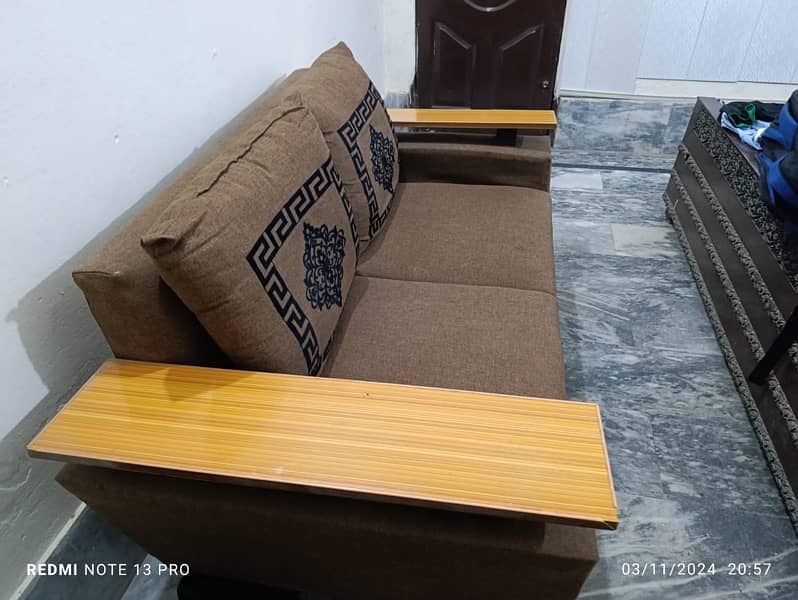 brown Sofa // o3o1-494o194 1