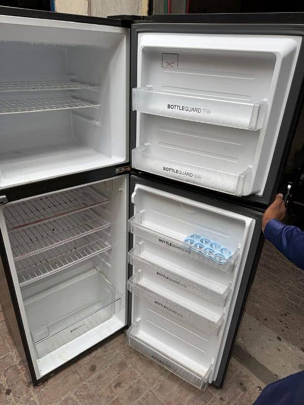 Haier  medium size R600 fridge for sale 2