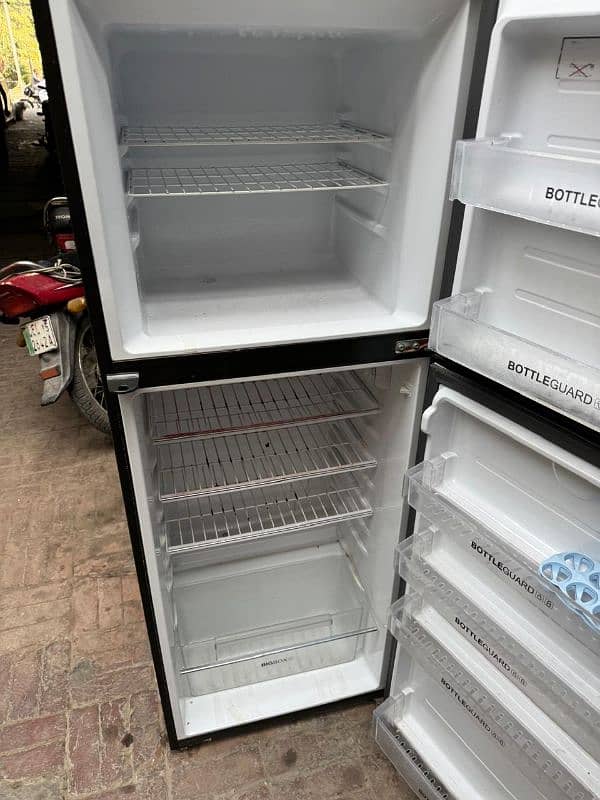 Haier  medium size R600 fridge for sale 3