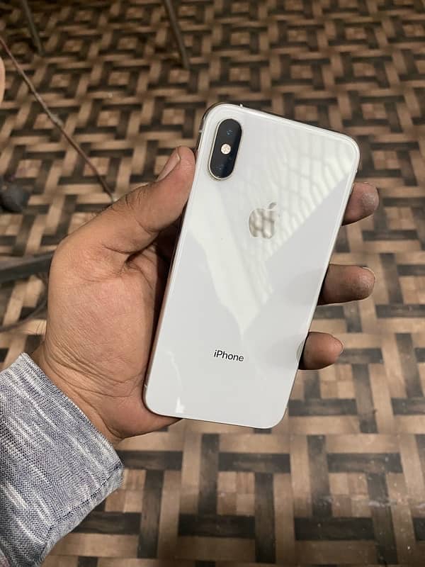 iphone Xs 64 GB non jv      03094615443 3