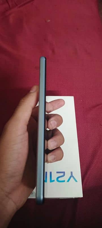 vivo Y21 4/64 with box condition 10/9 6