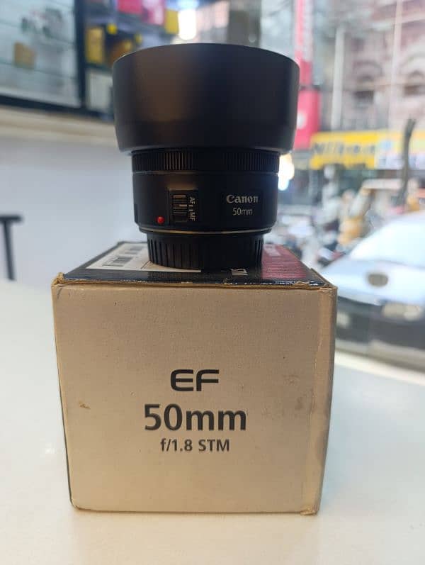 Canon 50mm STM with box 0