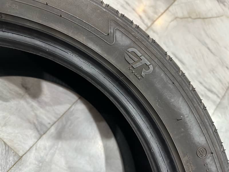 Honda Civic RS 2024 tire 215/50/r17 4