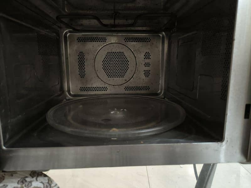 Kenwood Microwave Oven 30L 2