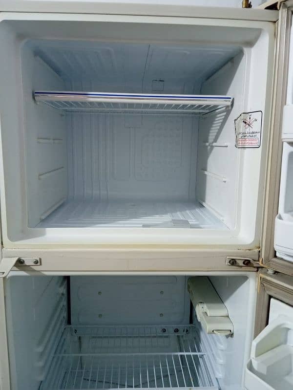 Dawlance fridge 4