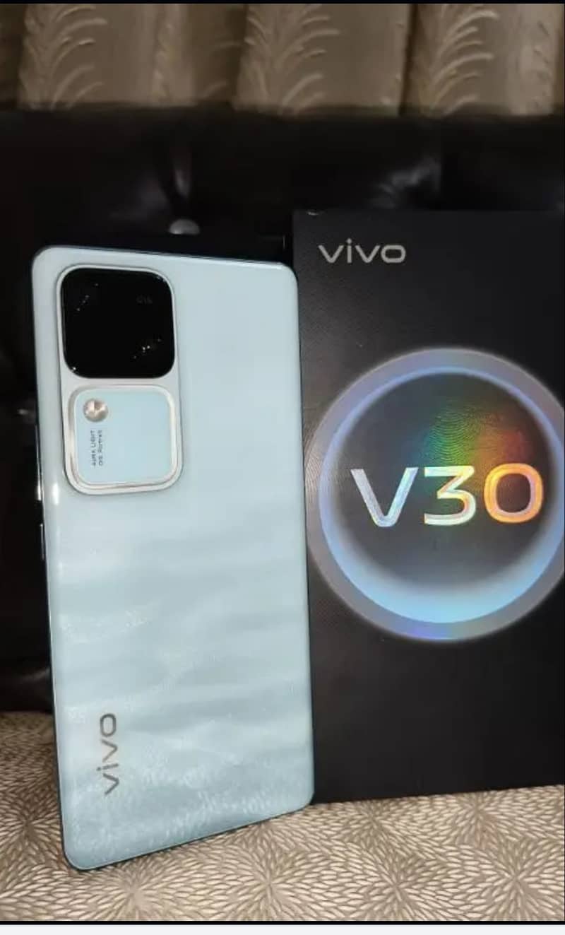 Vivo V30 5G  16/256 GB With Box 10 Months Warranty Remaining 1