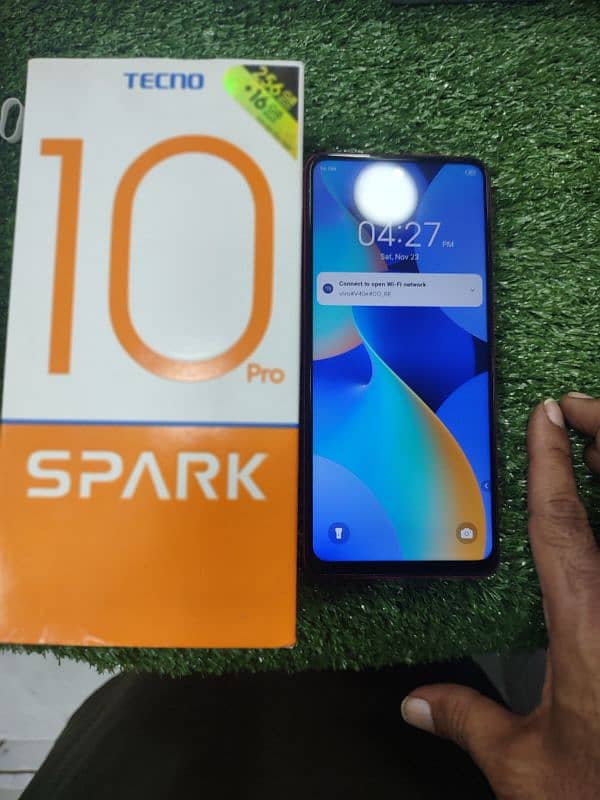 Spark 10pro 8/256 0