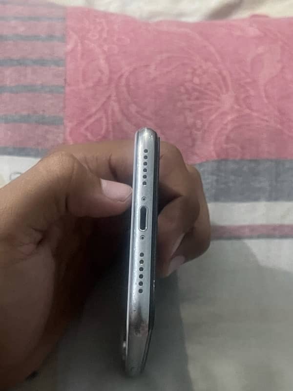 iphone x Mobile off 4